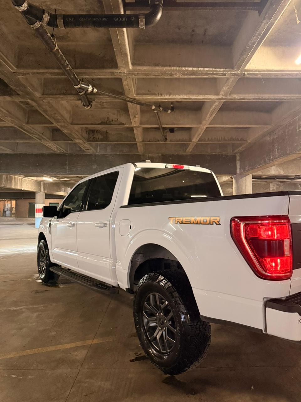 
								2023 F-150 Tremor completo									