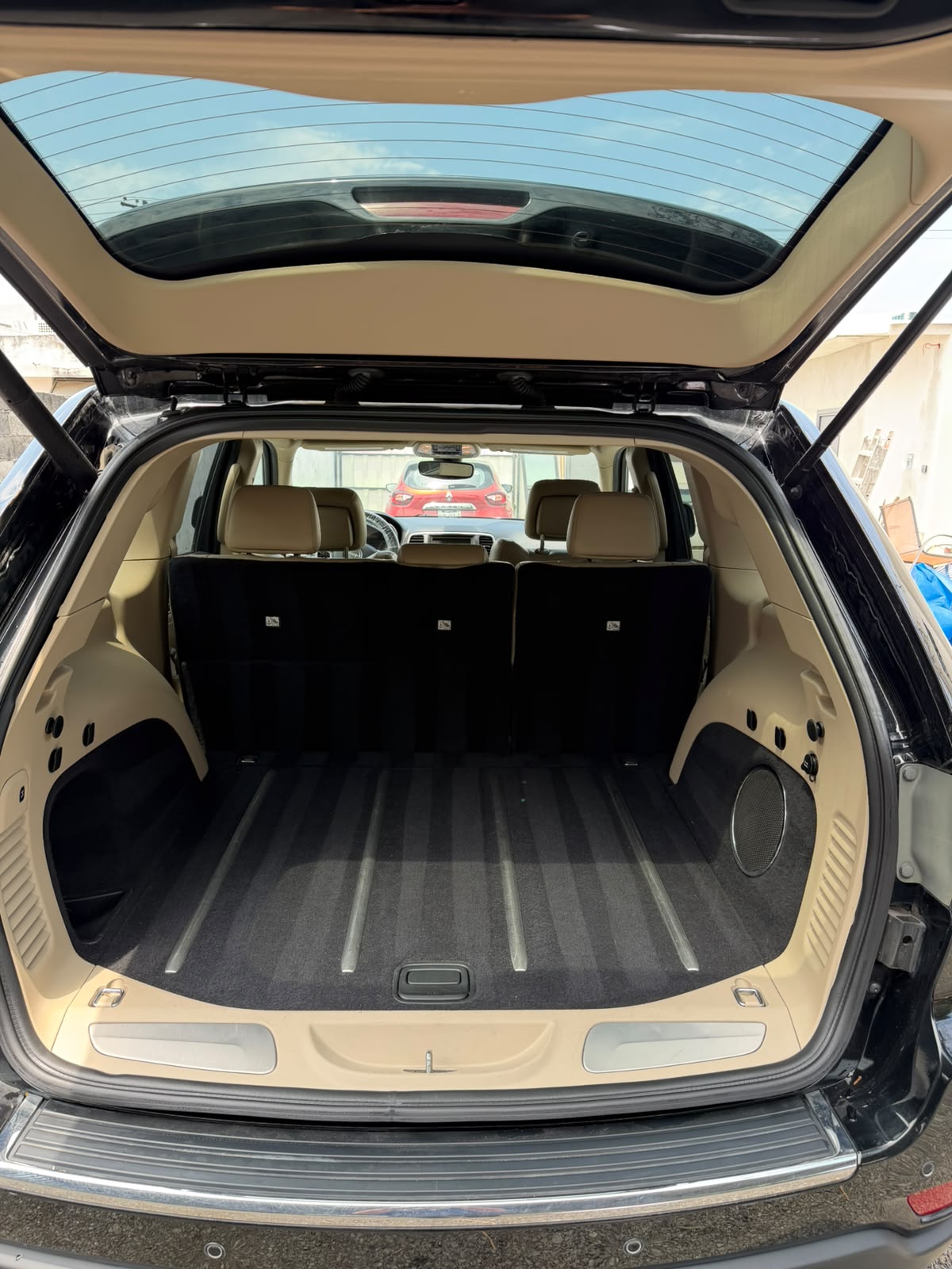 
								Jeep Grand Cherokee Limited 2017 completo									