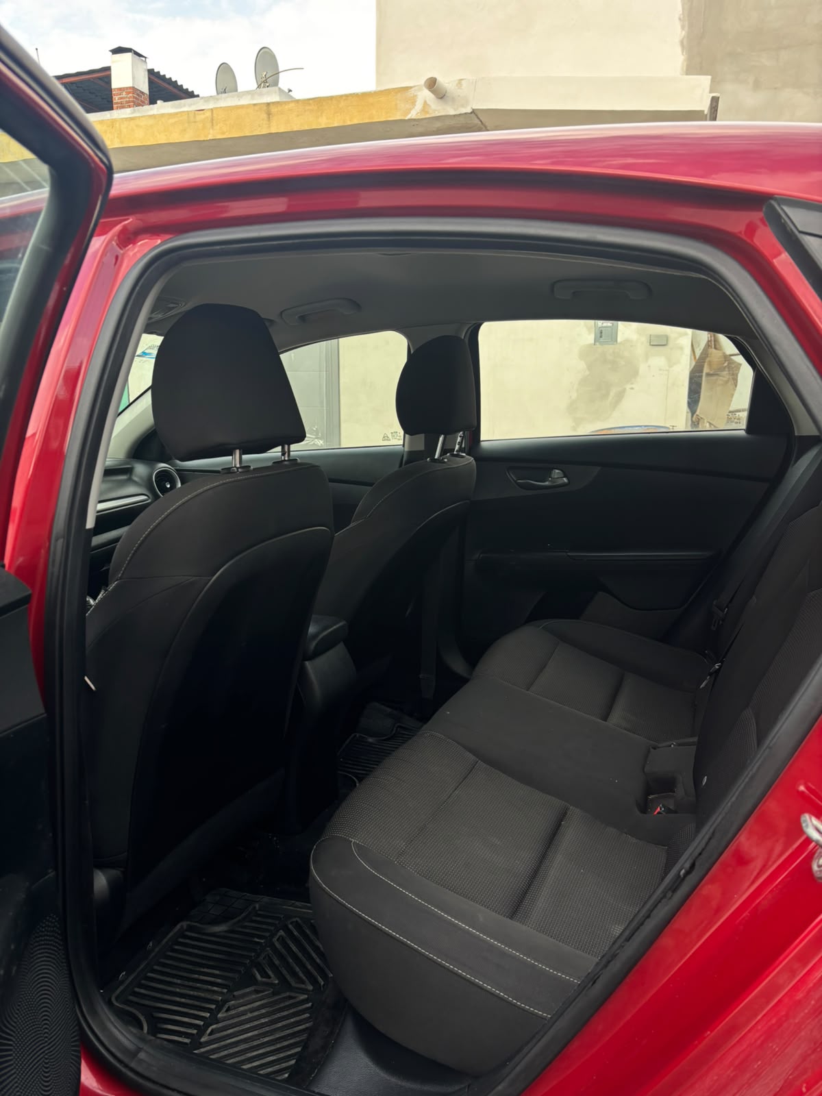 
								Kia Forte LX 2020 completo									