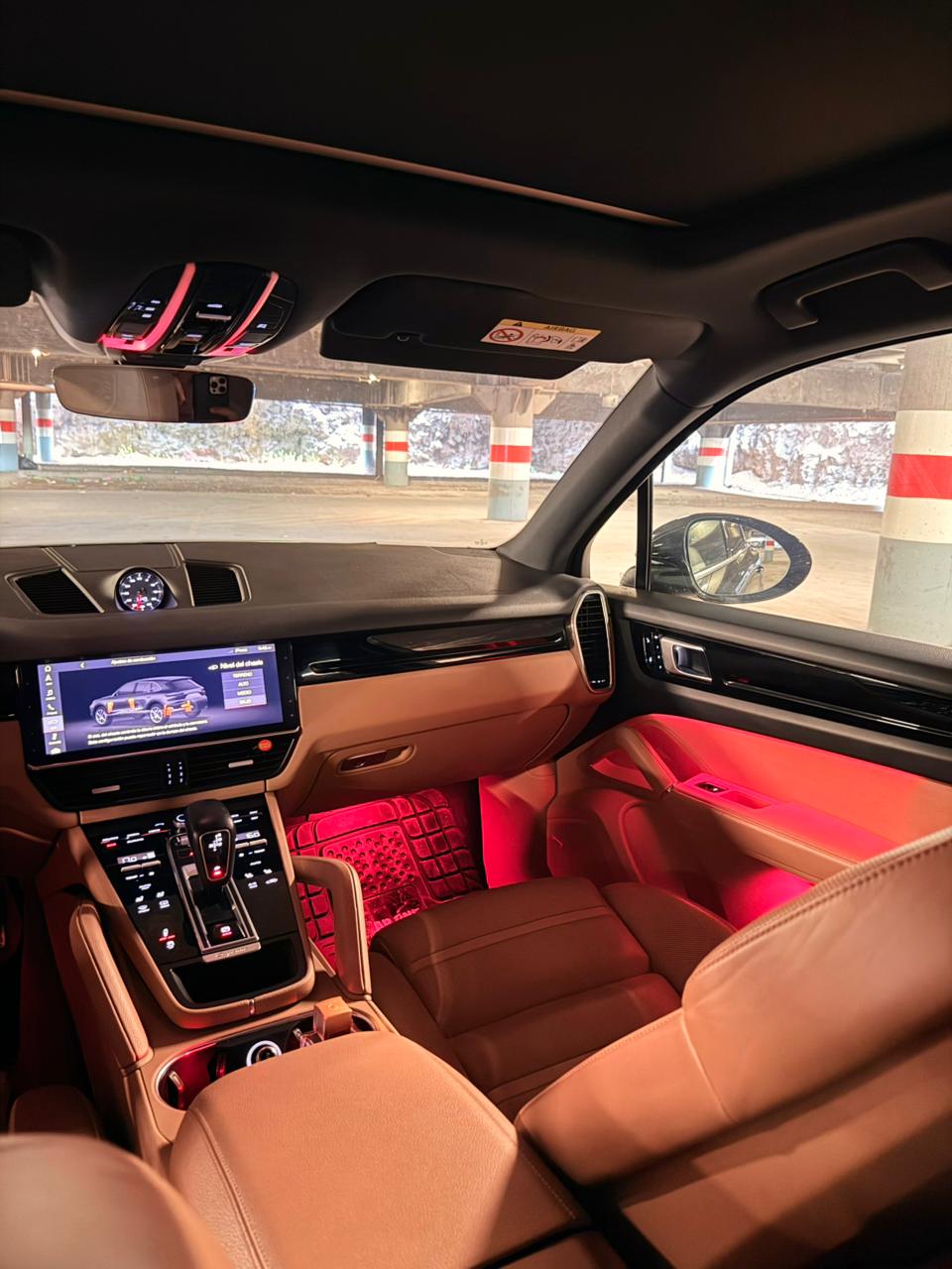 
								Porsche Cayenne S 2019 completo									