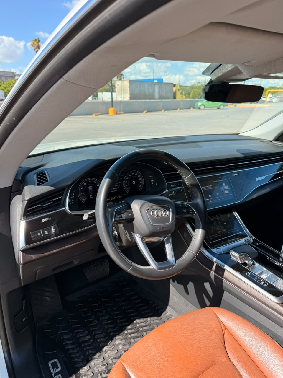 
								Audi Q8 Elite 2020 completo									