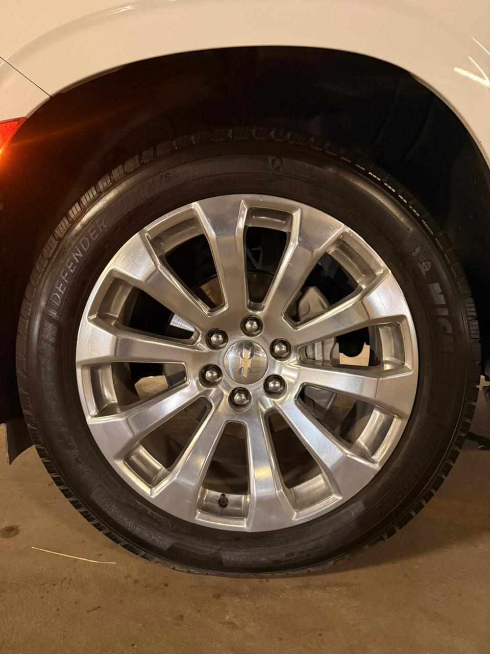 
								Chevrolet Suburban Premier 2023 III Plus completo									