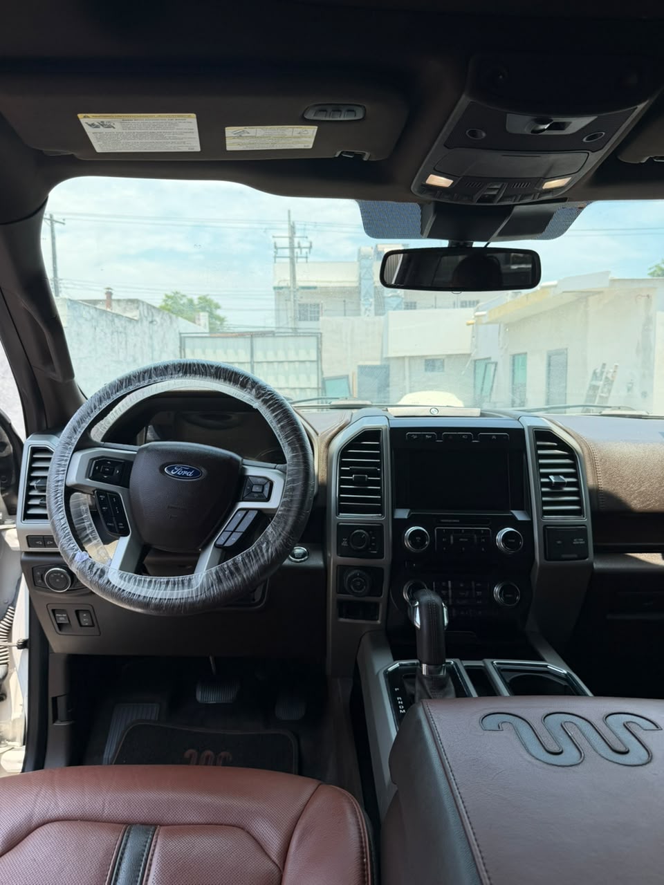 
								Ford F-150 King Ranch 2018 completo									