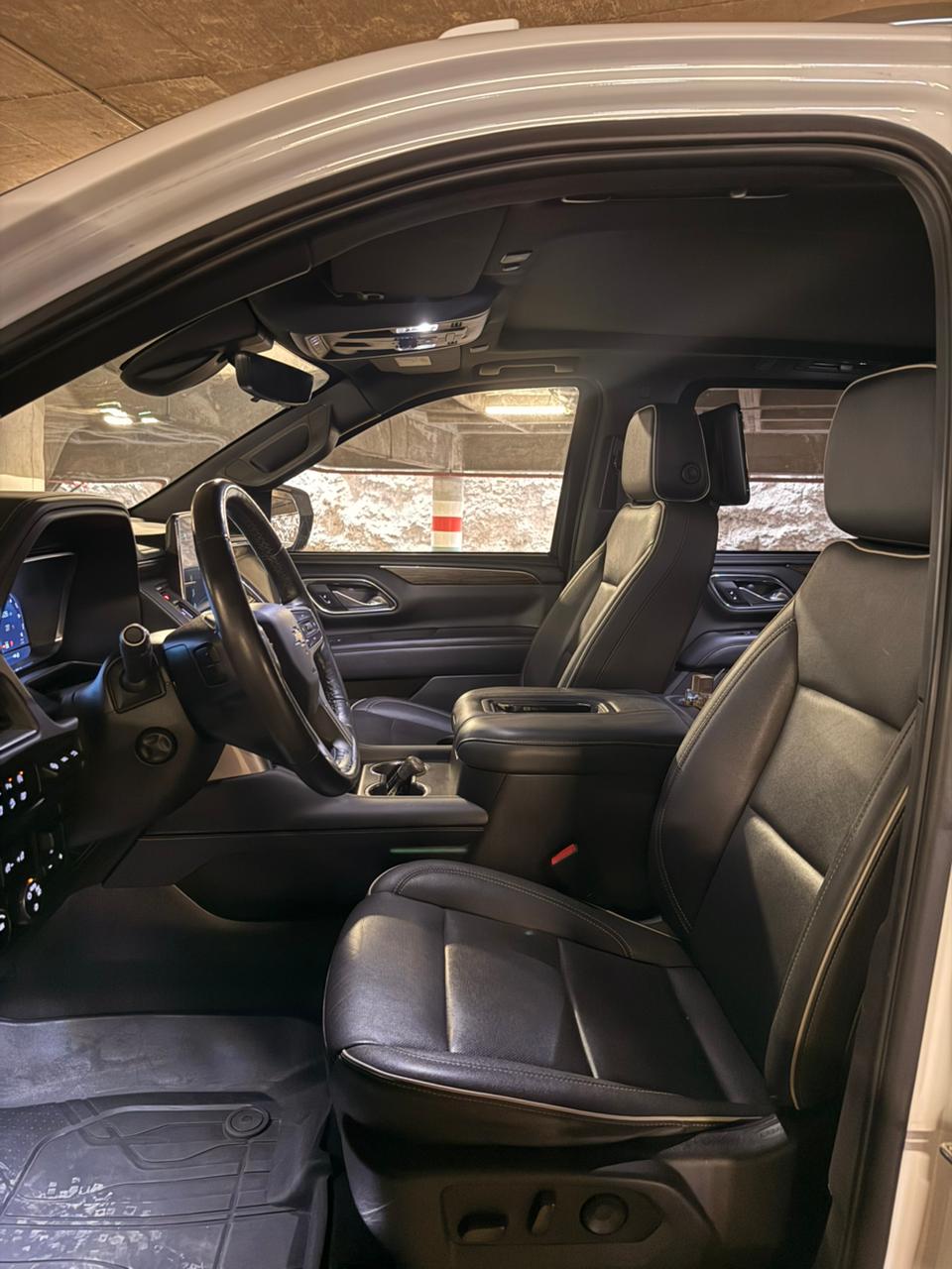 
								Chevrolet Suburban Premier 2023 III Plus completo									