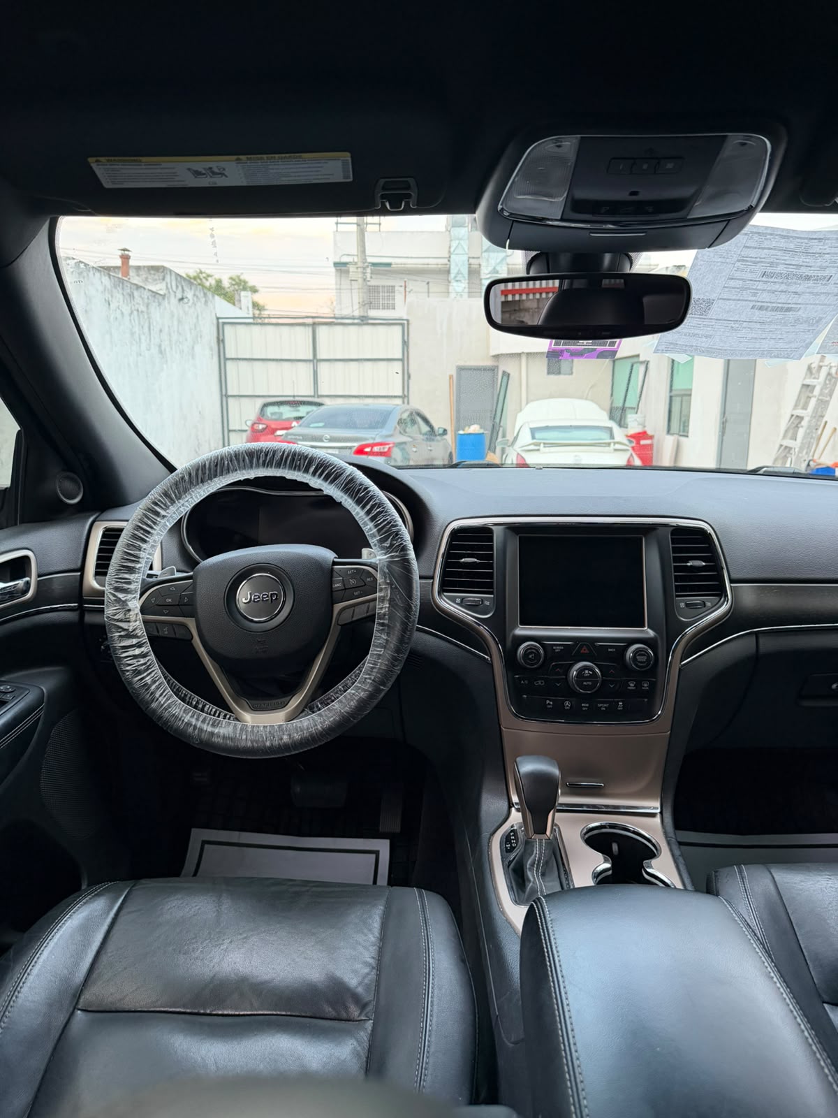 
								Jeep Grand Cherokee Limited 2017 completo									