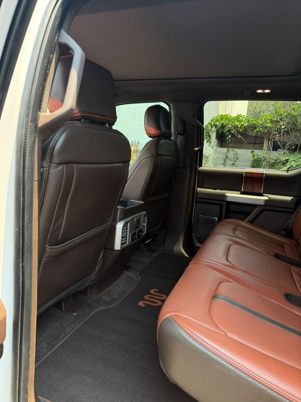 
								Ford F-150 King Ranch 2018 completo									