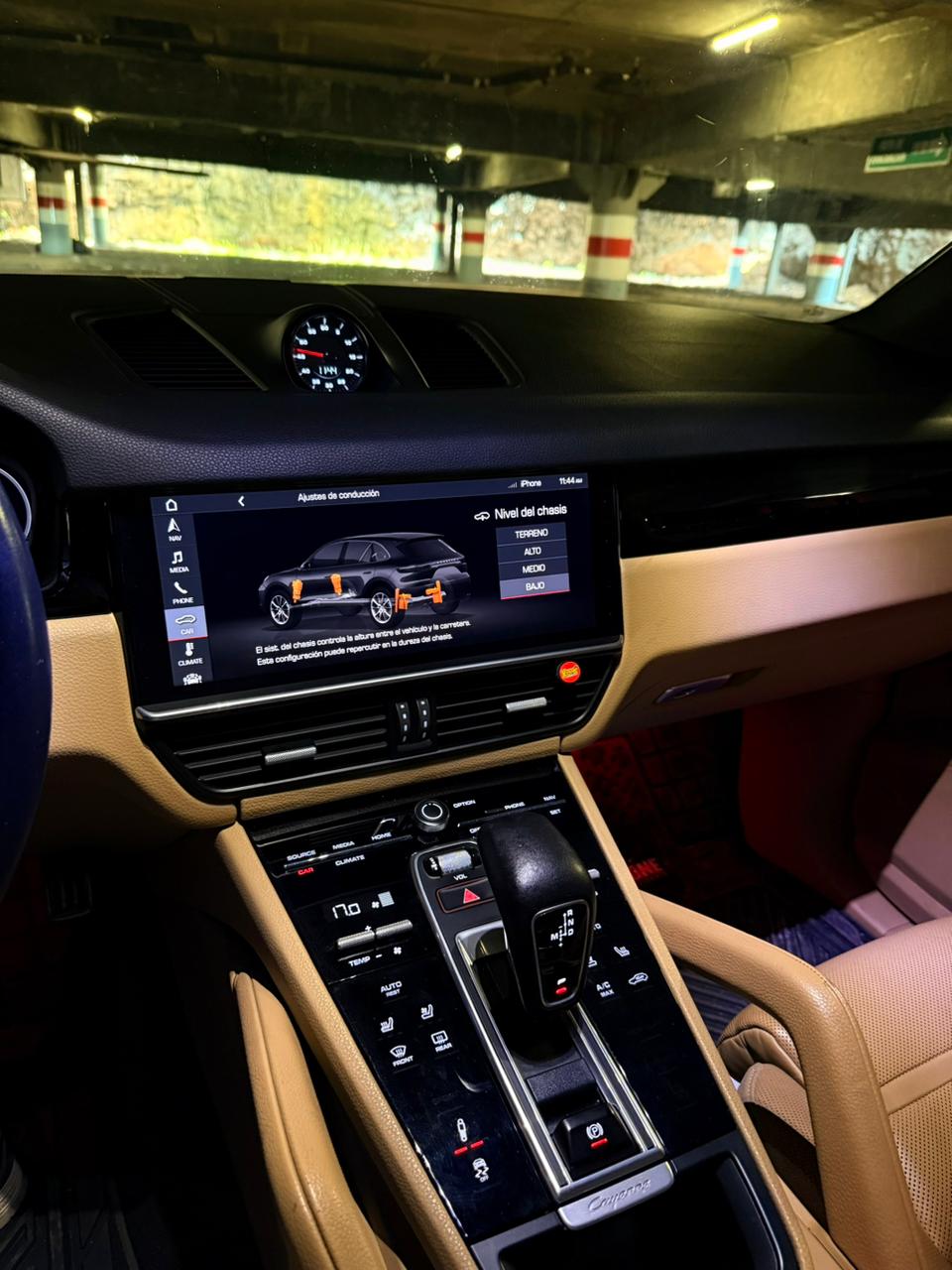 
								Porsche Cayenne S 2019 completo									