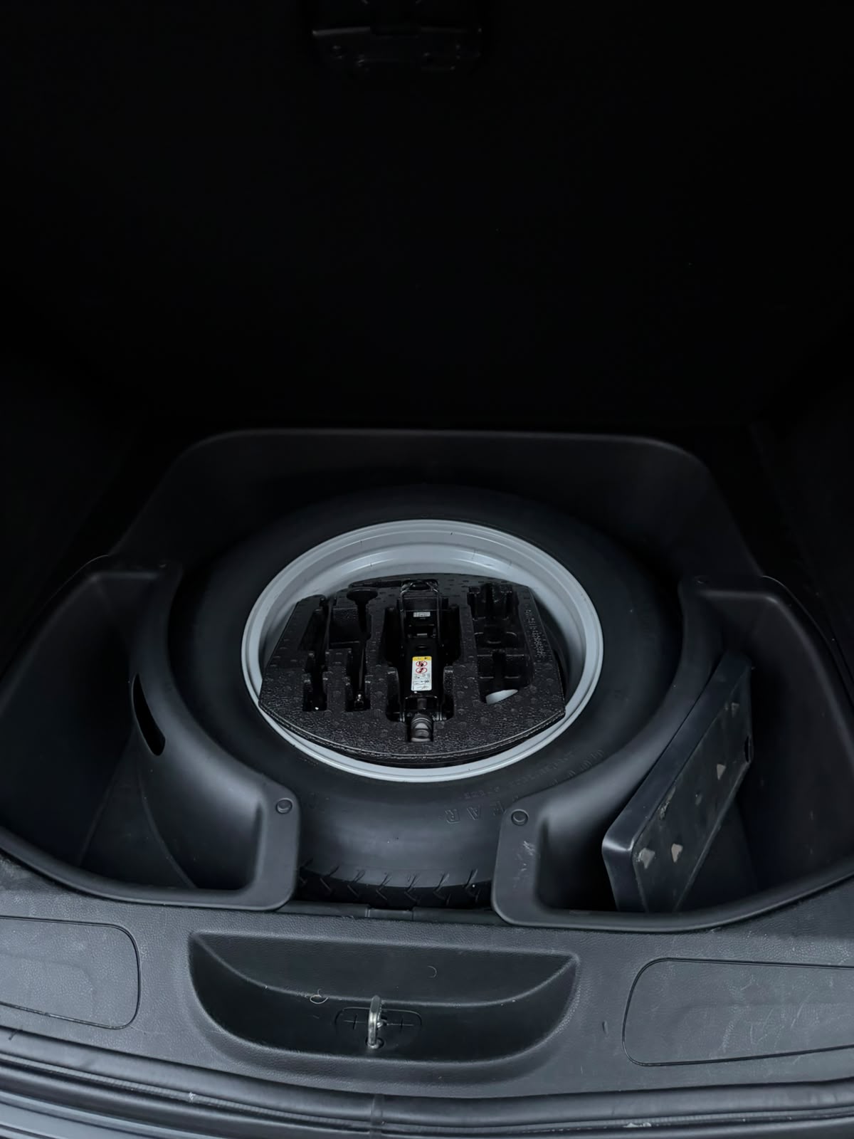 
								Jeep Grand Cherokee Altitude 2018 completo									
