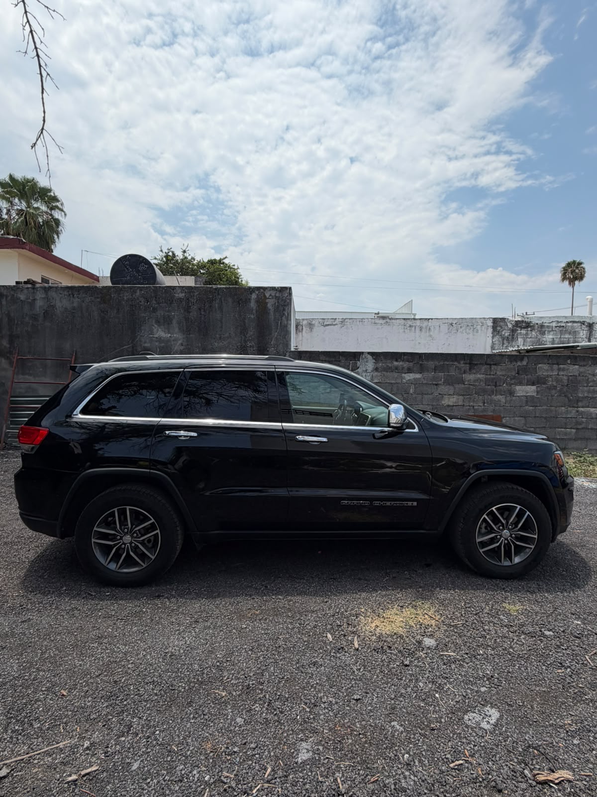 
								Jeep Grand Cherokee Limited 2017 completo									