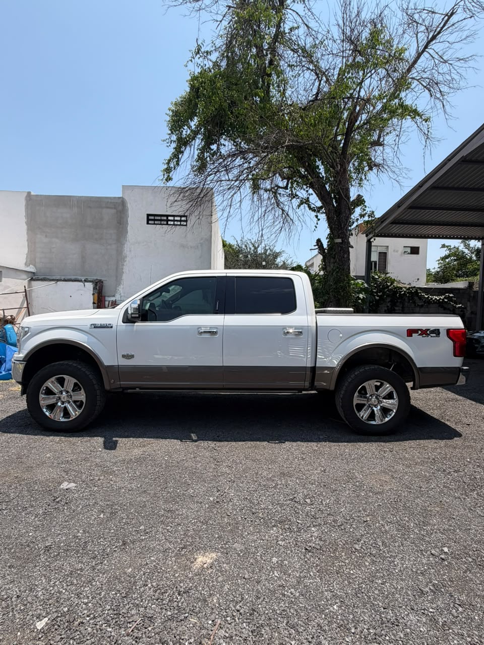 
								Ford F-150 King Ranch 2018 completo									