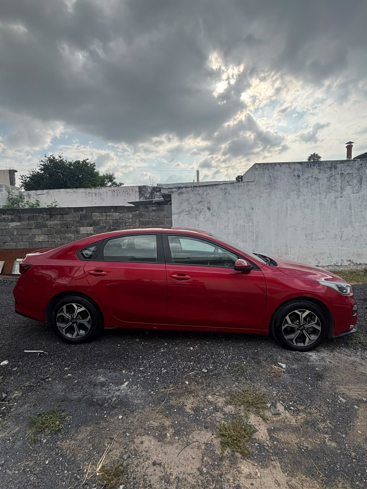 
								Kia Forte LX 2020 completo									