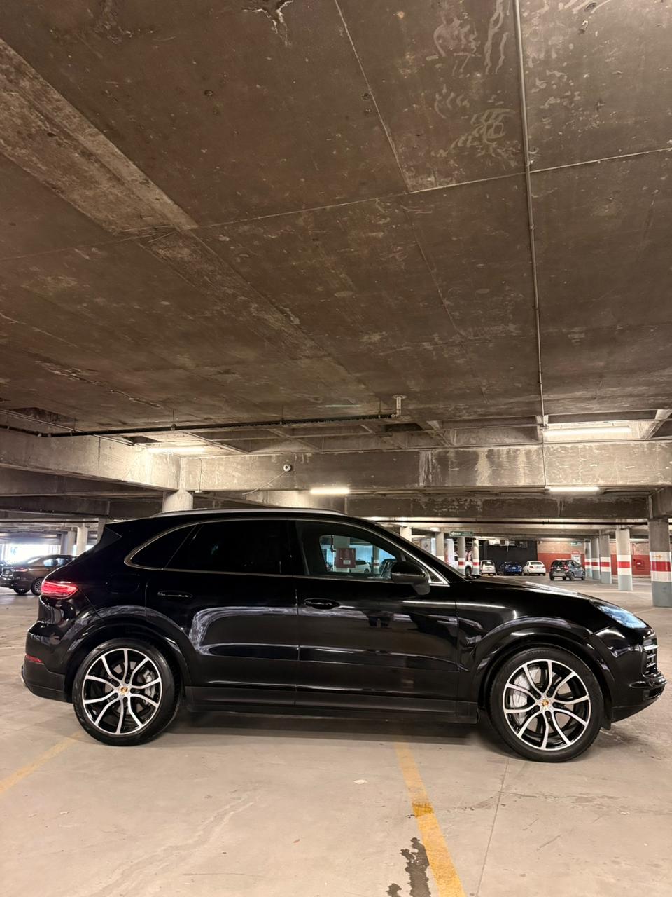
								Porsche Cayenne S 2019 completo									