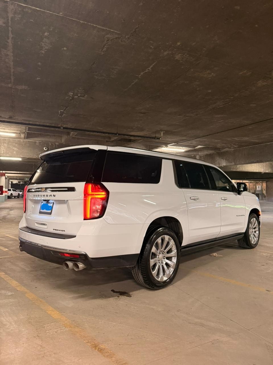 
								Chevrolet Suburban Premier 2023 III Plus completo									