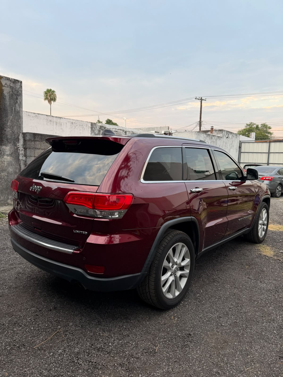
								Jeep Grand Cherokee Limited 2017 completo									