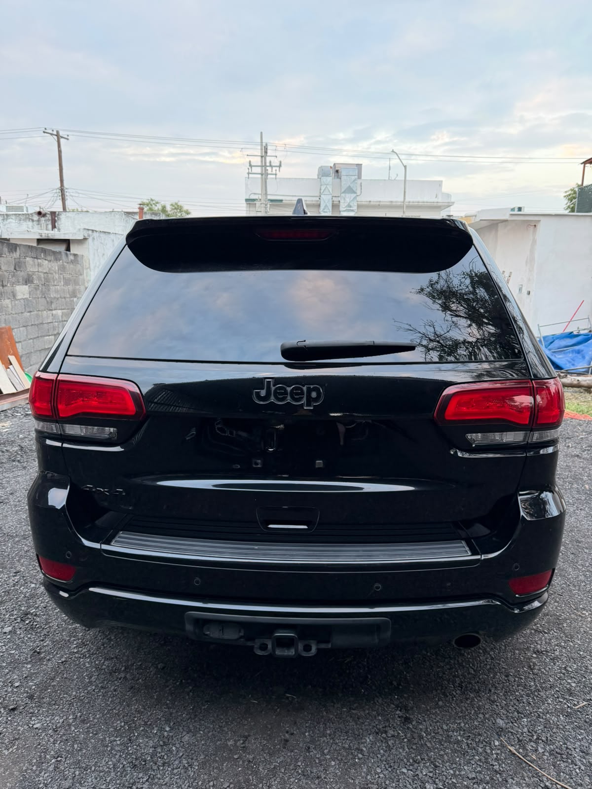 
								Jeep Grand Cherokee Altitude 2018 completo									