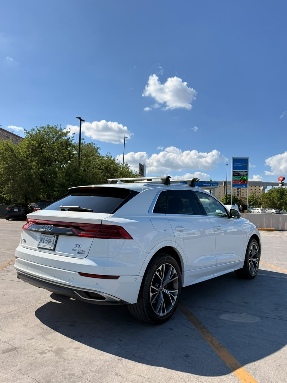 
								Audi Q8 Elite 2020 completo									