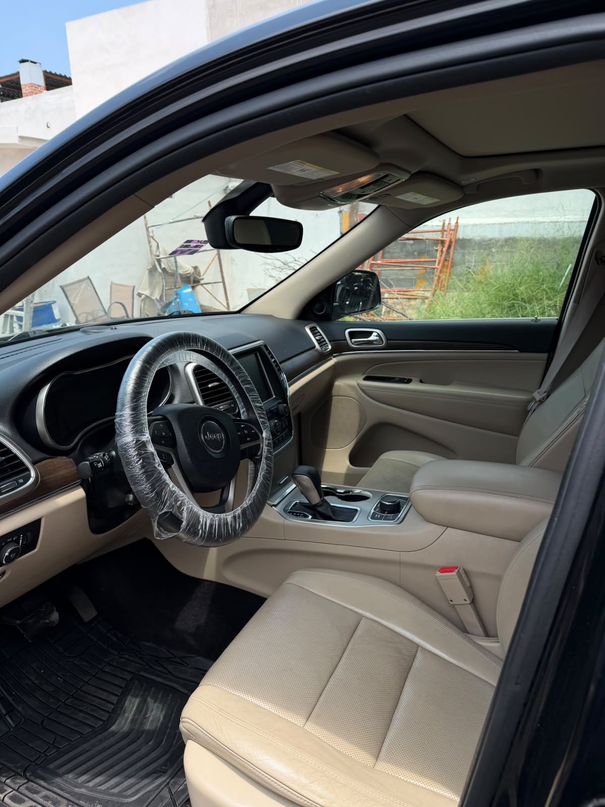
								Jeep Grand Cherokee Limited 2017 completo									