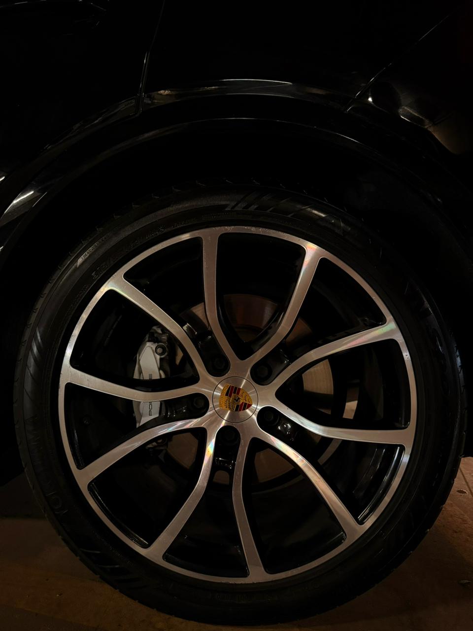 
								Porsche Cayenne S 2019 completo									