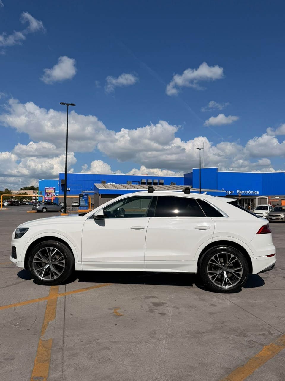 
								Audi Q8 Elite 2020 completo									