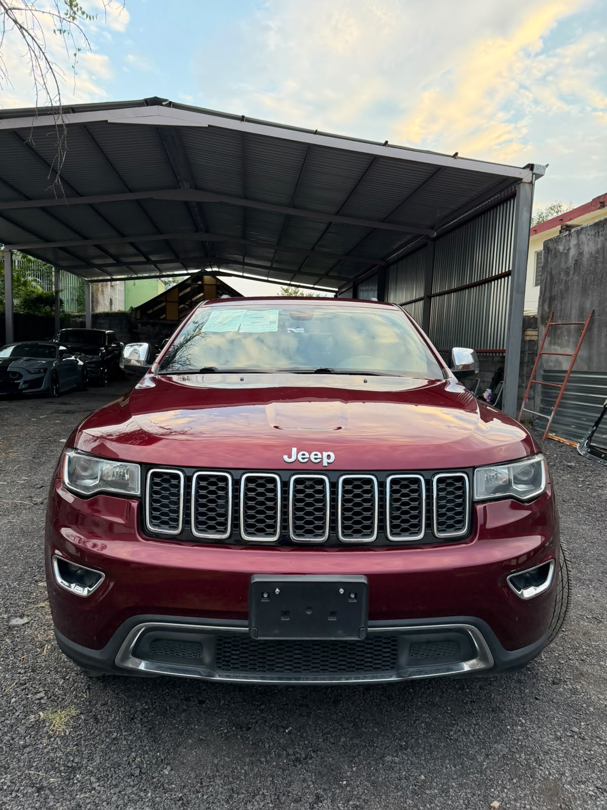 
								Jeep Grand Cherokee Limited 2017 completo									