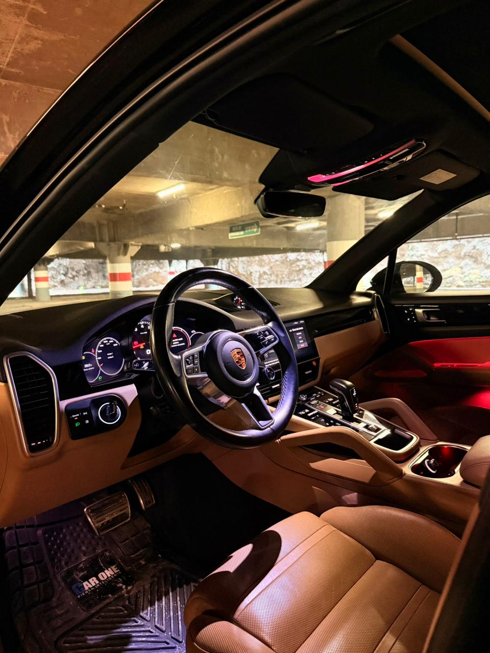 
								Porsche Cayenne S 2019 completo									