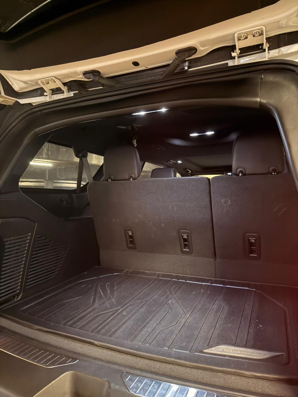 
								Chevrolet Suburban Premier 2023 III Plus completo									